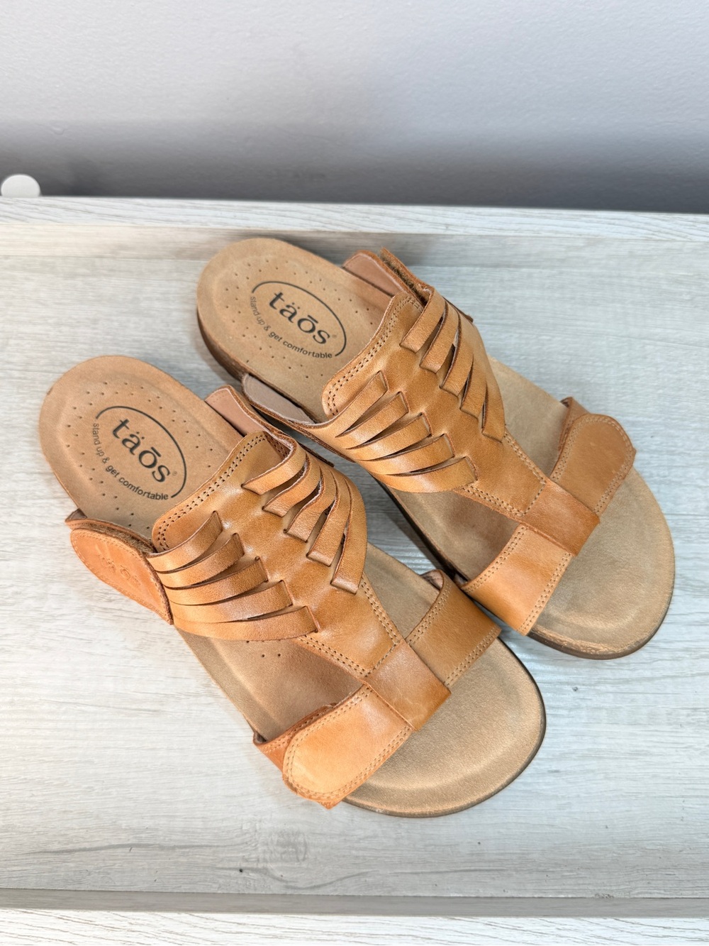 Taos Footwear Brown Leather Comfort Sandals - Picture 12 of 13